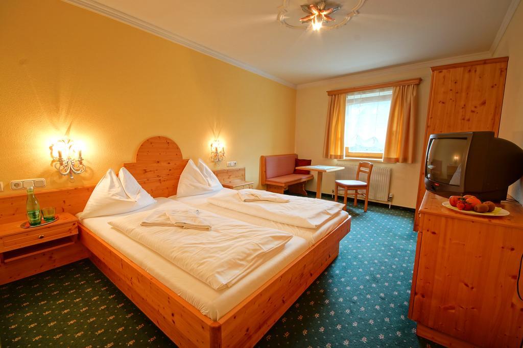 Hotel Restaurant DAS RÖSSL Windischgarsten Zimmer foto